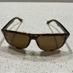 Oversized Wayfarer Ray Bans -RB 4147 710/57 Polarized in good condition
